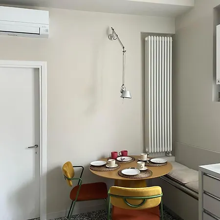 Newly Renovated Two-room