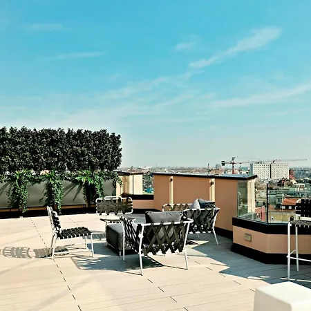 Apartment San Babila Tower With Panoramic Terrace Overlooking Duomo By Rentopolis *