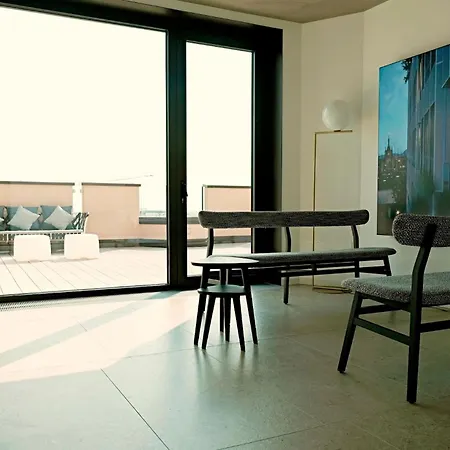 San Babila Tower With Panoramic Terrace Overlooking Duomo By Rentopolis *