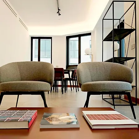 San Babila Tower With Panoramic Terrace Overlooking Duomo By Rentopolis Milán