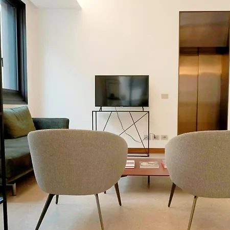 Apartmán San Babila Tower With Panoramic Terrace Overlooking Duomo By Rentopolis