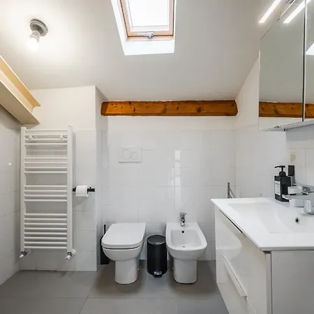 - Spazioso Vicino Metro Mediolan