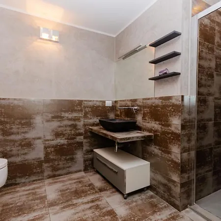 Luxury 3 Fiat, Ariberto Home, Tra Centro Storico Di E Navigli, Con Spaziosa Jacuzzi Lejlighed