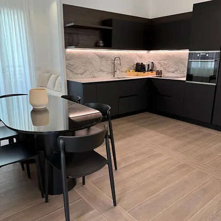 White House Con Posti Auto 밀라노