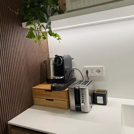 White House Con Posti Auto * Mediolan