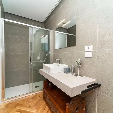 Nivola House, Bilocale Su Tre Livelli E Terrazzo Apartman Milánó