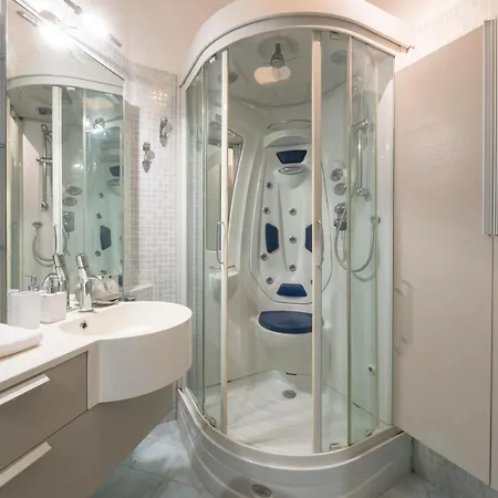 I Host - Savona 127 *