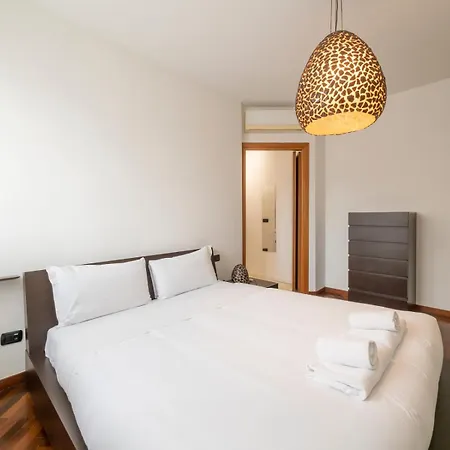 I Host - Savona 127 *