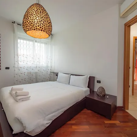 I Host - Savona 127 *