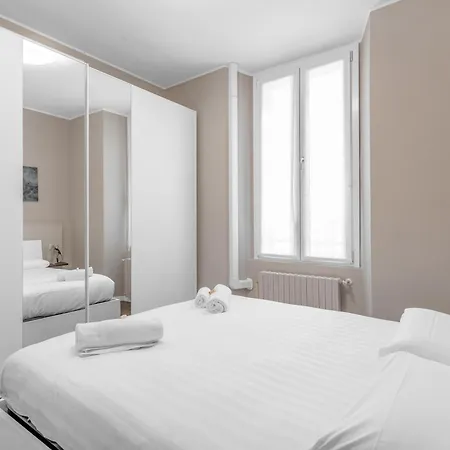 Apartament Corsica Comfort Suites-10 Min To Linate Airport Mediolan