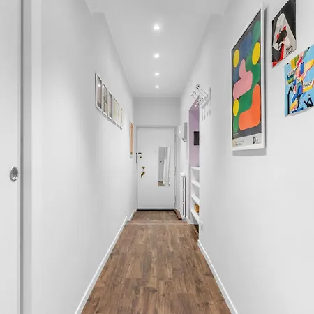 Corsica Comfort Suites-10 Min To Linate Airport Apartment