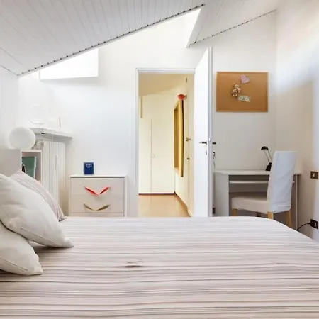 Walking To The Duomo From A Luxury Penthouse Milano