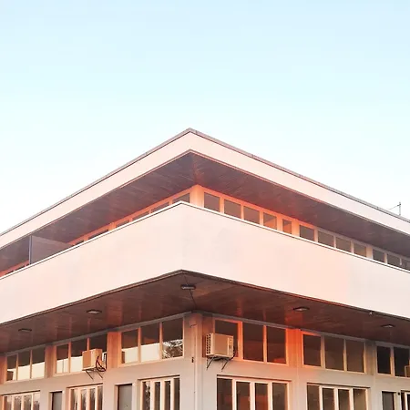 Fantastic Flat Famagosta Area, Forum, Parking, Netflix *