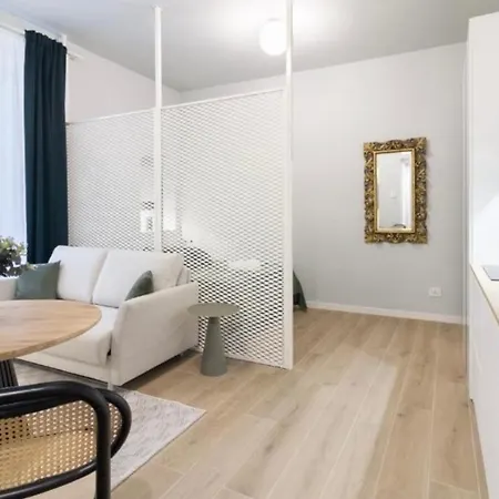 Art Combo In Porta Venezia Apartment *