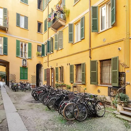 Apartment Design And Comfort In Isola In The Heart Of