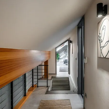 Near Duomo 4bedrooms Apartament *