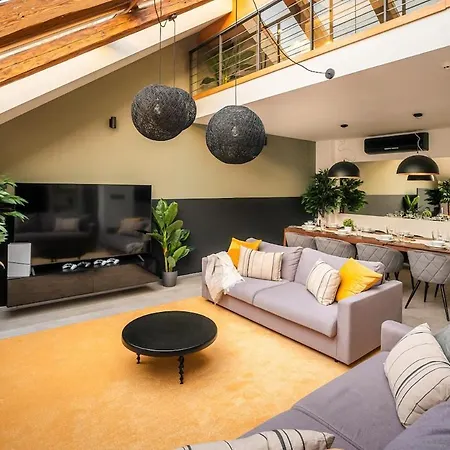 Near Duomo 4bedrooms * Mediolan