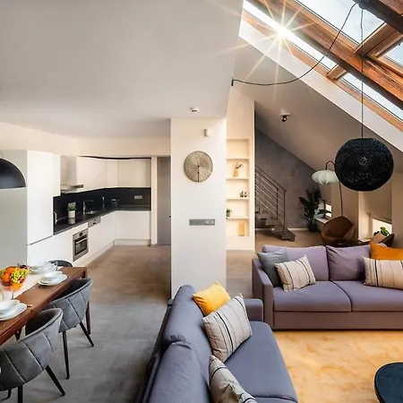 Apartament Near Duomo 4bedrooms Mediolan
