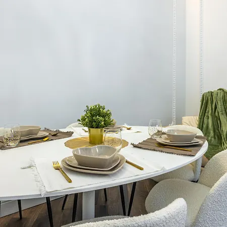 Station, Luxury & Modern With Comfort! 아파트 밀라노