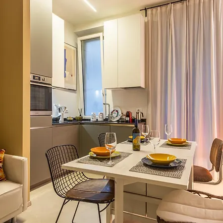 Apartman Luxury Design With Prestigious Artworks *