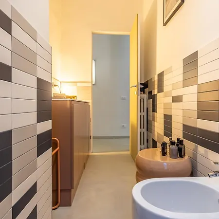 Luxury Design With Prestigious Artworks * Milano