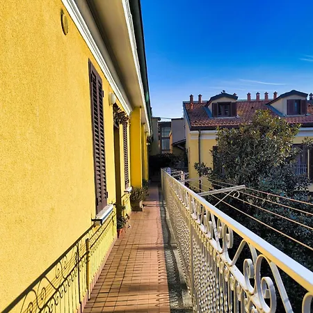 Stylish Top-floor Apt; Design Disctrict Lejlighed Milano