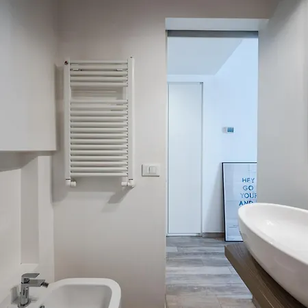 200mt Metro - Design For Creative Living *