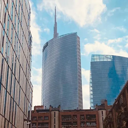 Daire Isola Bosco Verticale