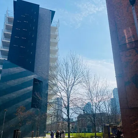 Isola Bosco Verticale * Milano