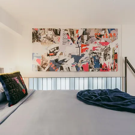 Casa In Palazzo Liberty - E Ben Collegato *