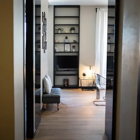 Duomo, La Residenza Isabella - Via Pantano House Apartamento *