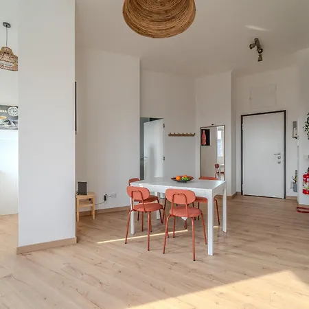 Urban View - Argonne Apartment