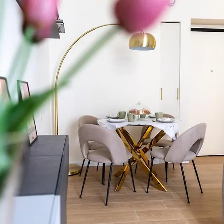888 - 100mt M1 Pasteur Apartman