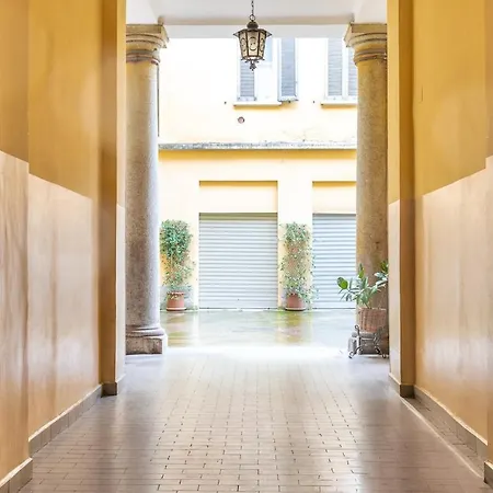 888 - 100mt M1 Pasteur Apartman Milánó