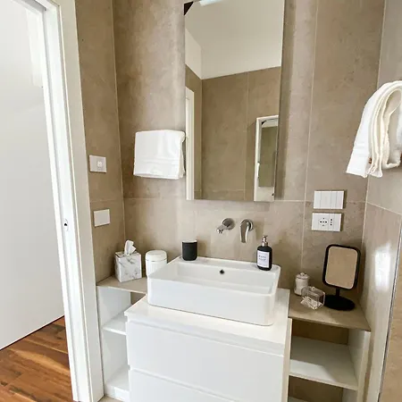Corti Segrete - Centro 4* Milano
