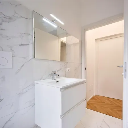 New Elegant In Apartment Milan