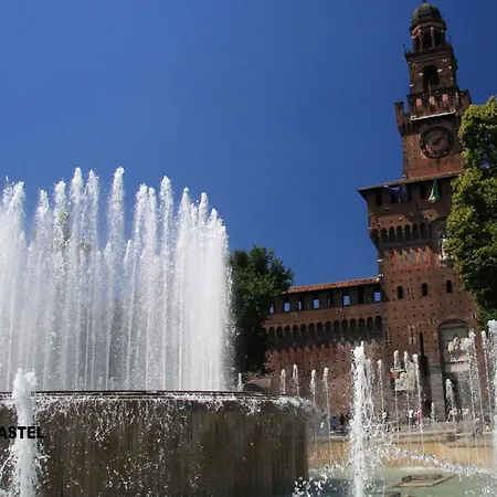 Duomo Penthouse Milan, Terrace, Park, 8 Bed بيت للعطل *