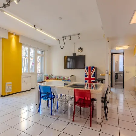 بيت للعطل Duomo Penthouse Milan, Terrace, Park, 8 Bed ميلان