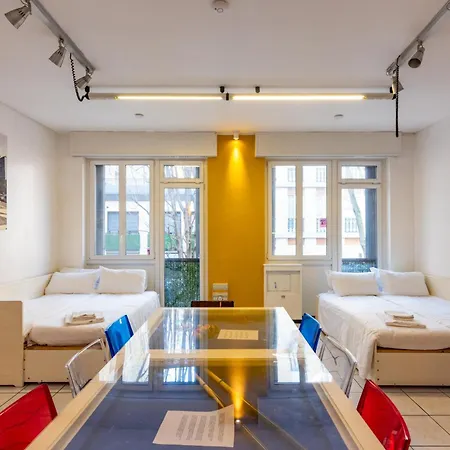 Duomo Penthouse Milan, Terrace, Park, 8 Bed بيت للعطل *