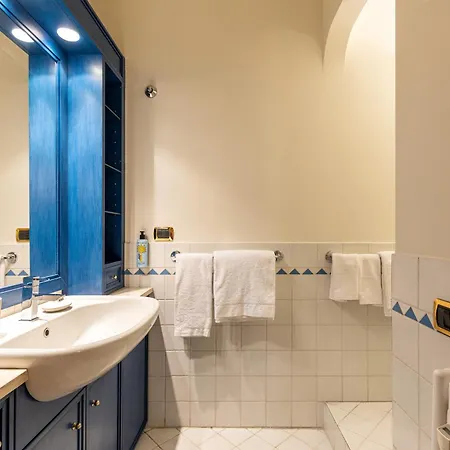 Apartment Beplace In Pagano Milan