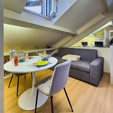 Brera - Tiny Apartment Milan