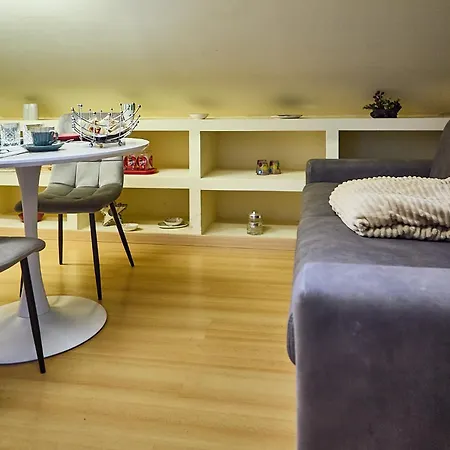 Brera - Tiny Apartment Milan