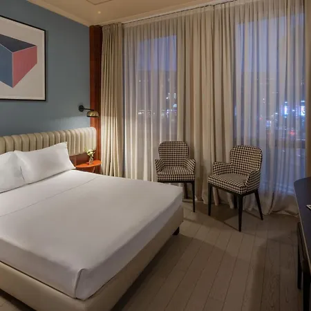 Una Cusani Hotel 4*