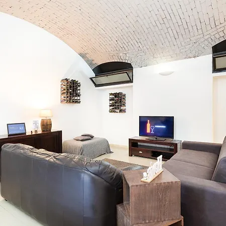 La Cantinetta Di - The Wine Cave In Milan, Huge 110sqm Next To Station Daire