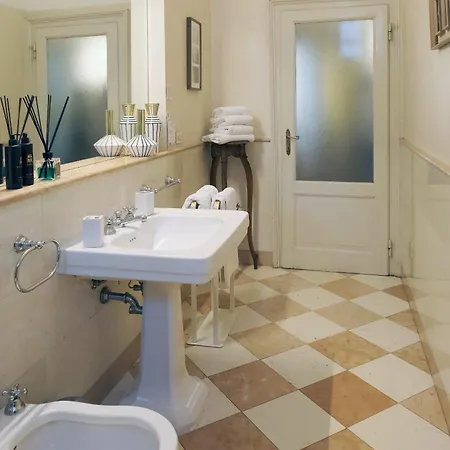 アパート Comecasa 2 Bedrooms In Via Curtatone ミラノ