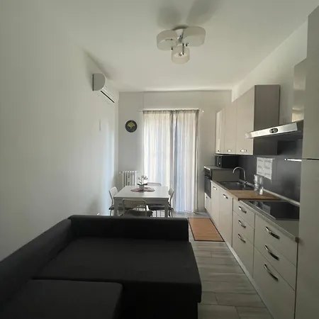 Apartment Gardone - Ampio Con 2 Da Letto - Comodo Per Duomo!