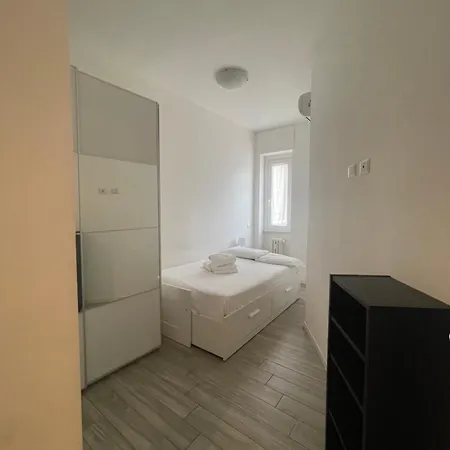 Gardone - Ampio Con 2 Da Letto - Comodo Per Duomo!