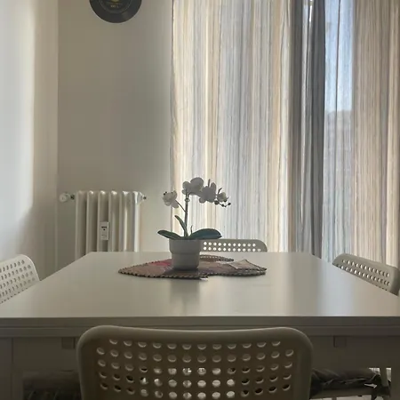 Apartment Gardone - Ampio Con 2 Da Letto - Comodo Per Duomo!
