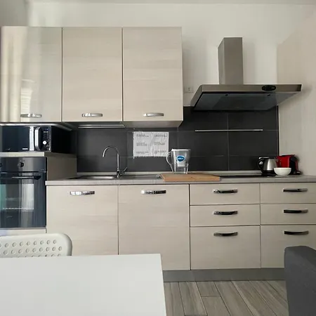 Gardone - Ampio Con 2 Da Letto - Comodo Per Duomo! Apartmán