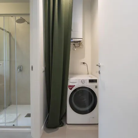 Spacious 2bdr With Balcony Arco-sempione Area, By Rentopolis Milan